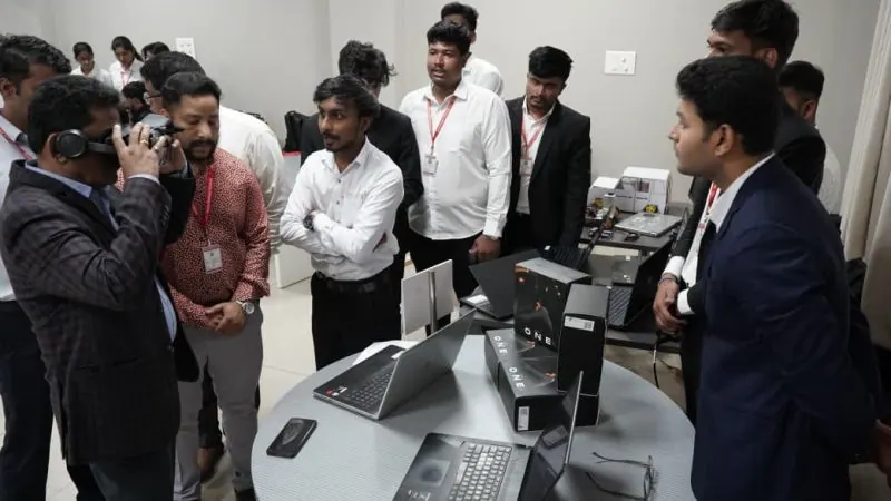 Guests trying a NextIn virtual reality headset demo at the Sanjay Ghodawat University Incubation Center inauguration